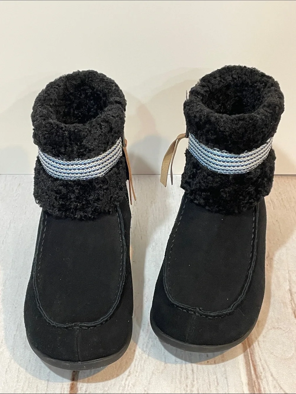 Revitalign Black 8 Wide Ankle Boots Faux-Suede Plush Lined Woven Trim Zip Side